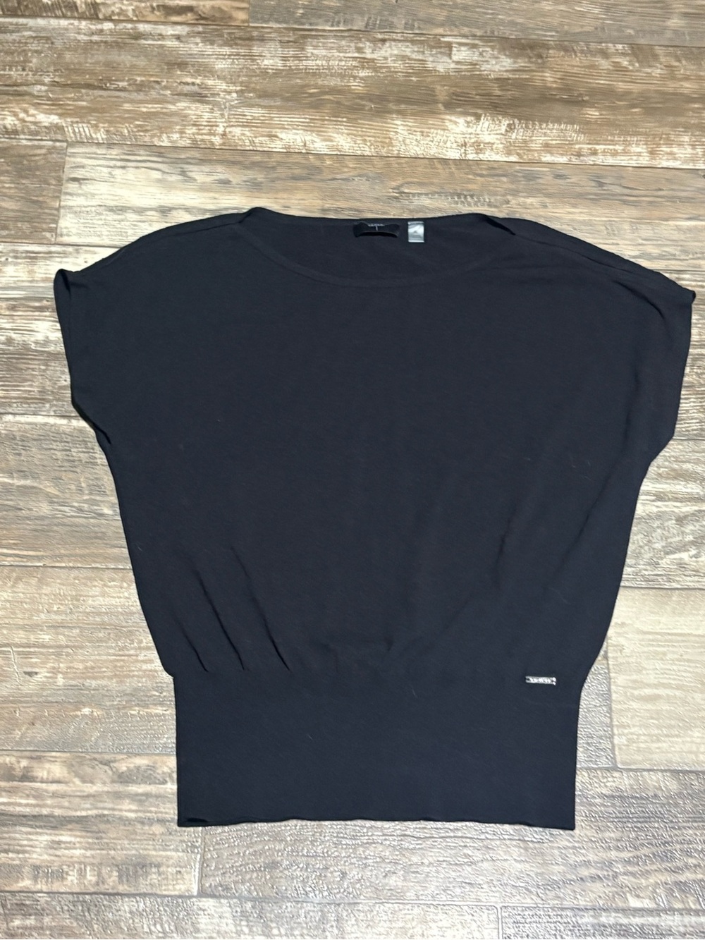 Tahari Black Short Sleeve Batwing Knit Top